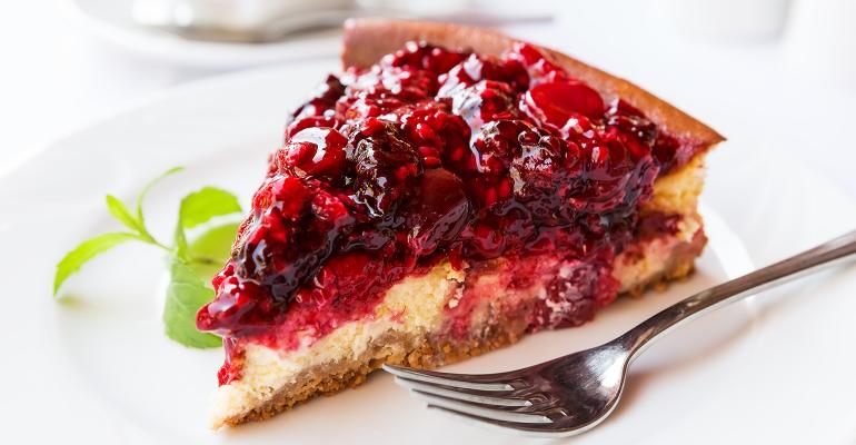 Cheesecake with fruit topping