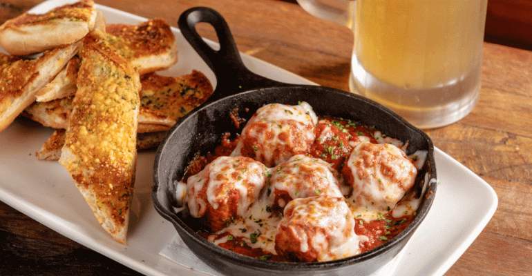 Twin_Peaks_Spicy_Meatball_Skillet_1200x800.gif